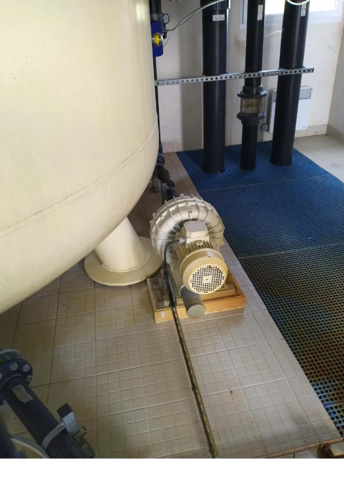 1533506241-VENTILATEUR A CANAL LATERAL ESAM AVEC MOTEUR A CAGE ASYNCHRONE CEI 2-3