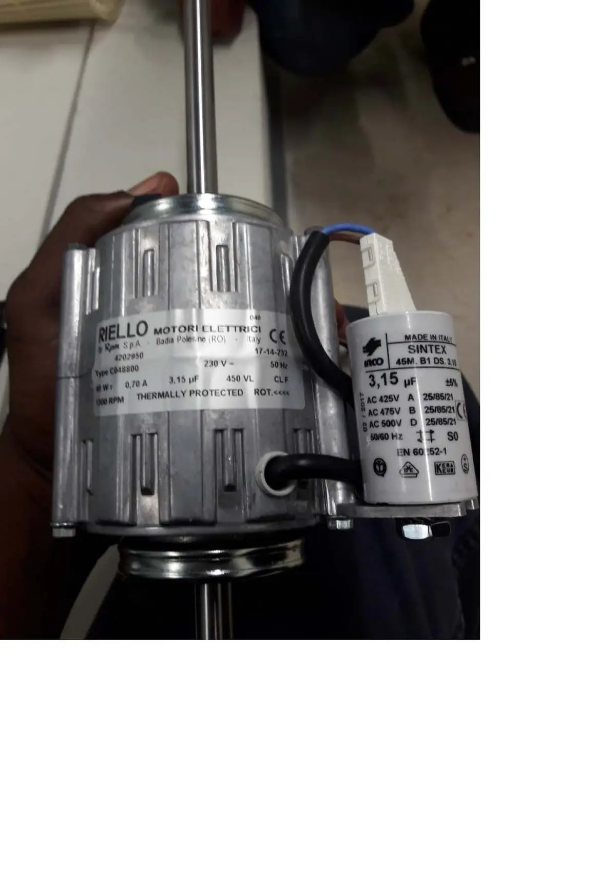 5756506363-MOTEUR RIELLO C048800 *4202950*