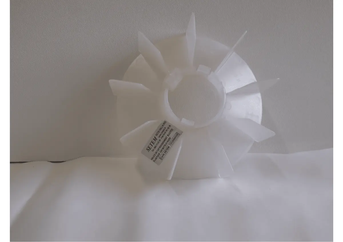 7232109556-HELICE DE REFROIDISSEMENT PLASTIQUE SUR MOTEUR WEG HA200